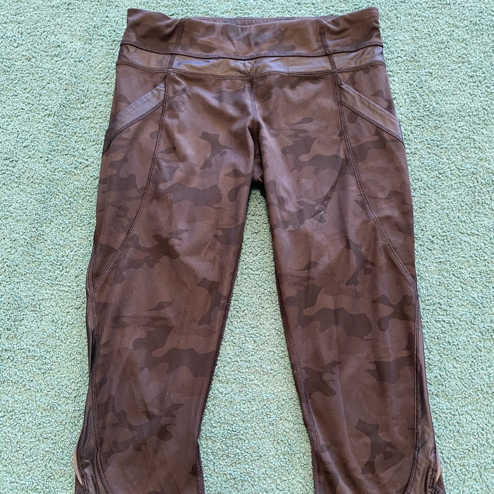 Lululemon camp capri leggings with pockets